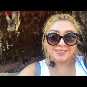 Meet your Posher, Bea